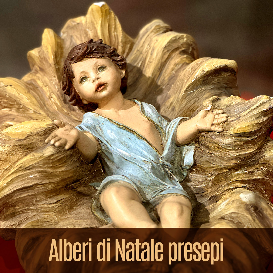 un percorso tra alberi di Natale e presepi a Lucca