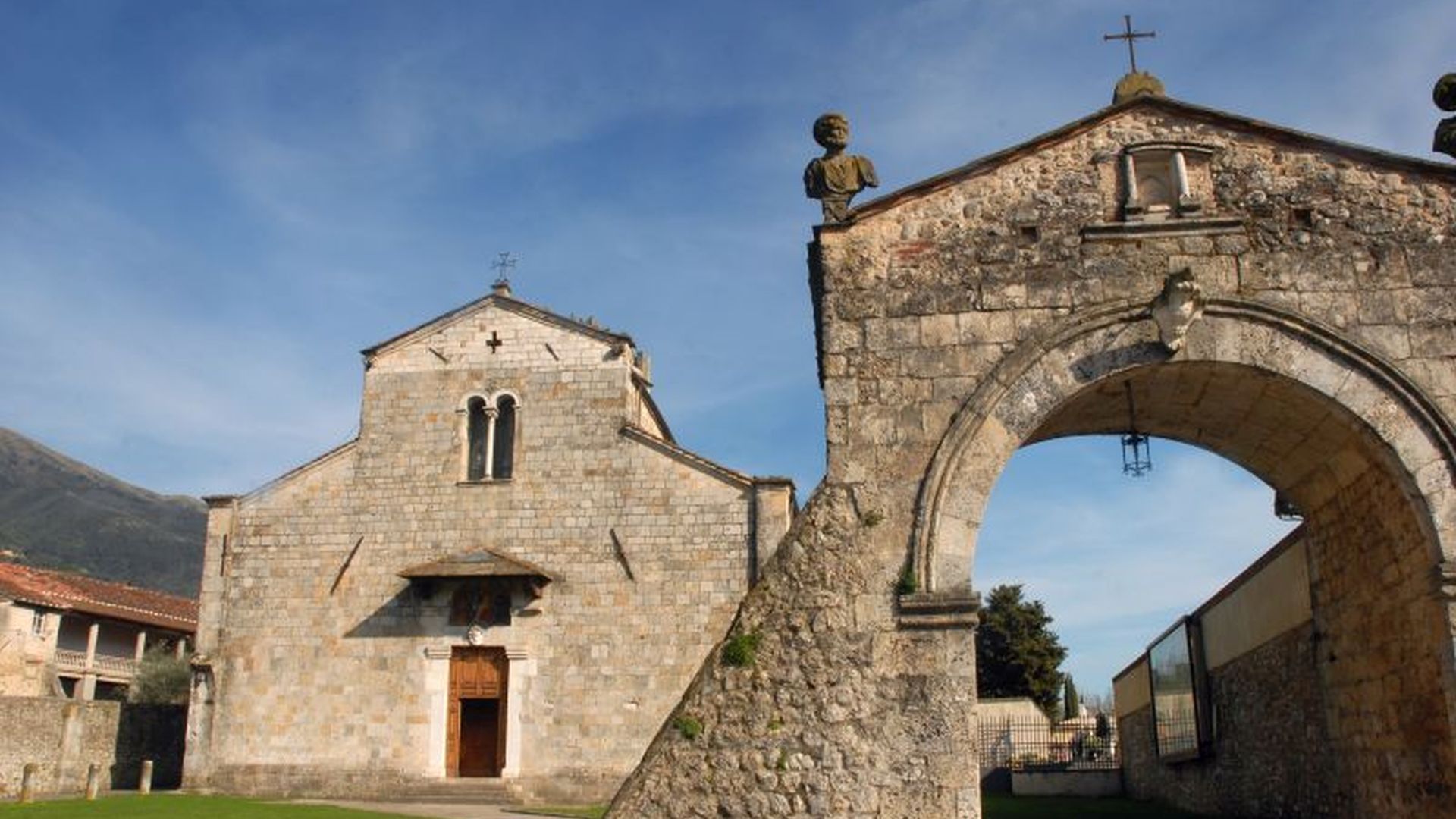 abbazia di san pietro a camaiore