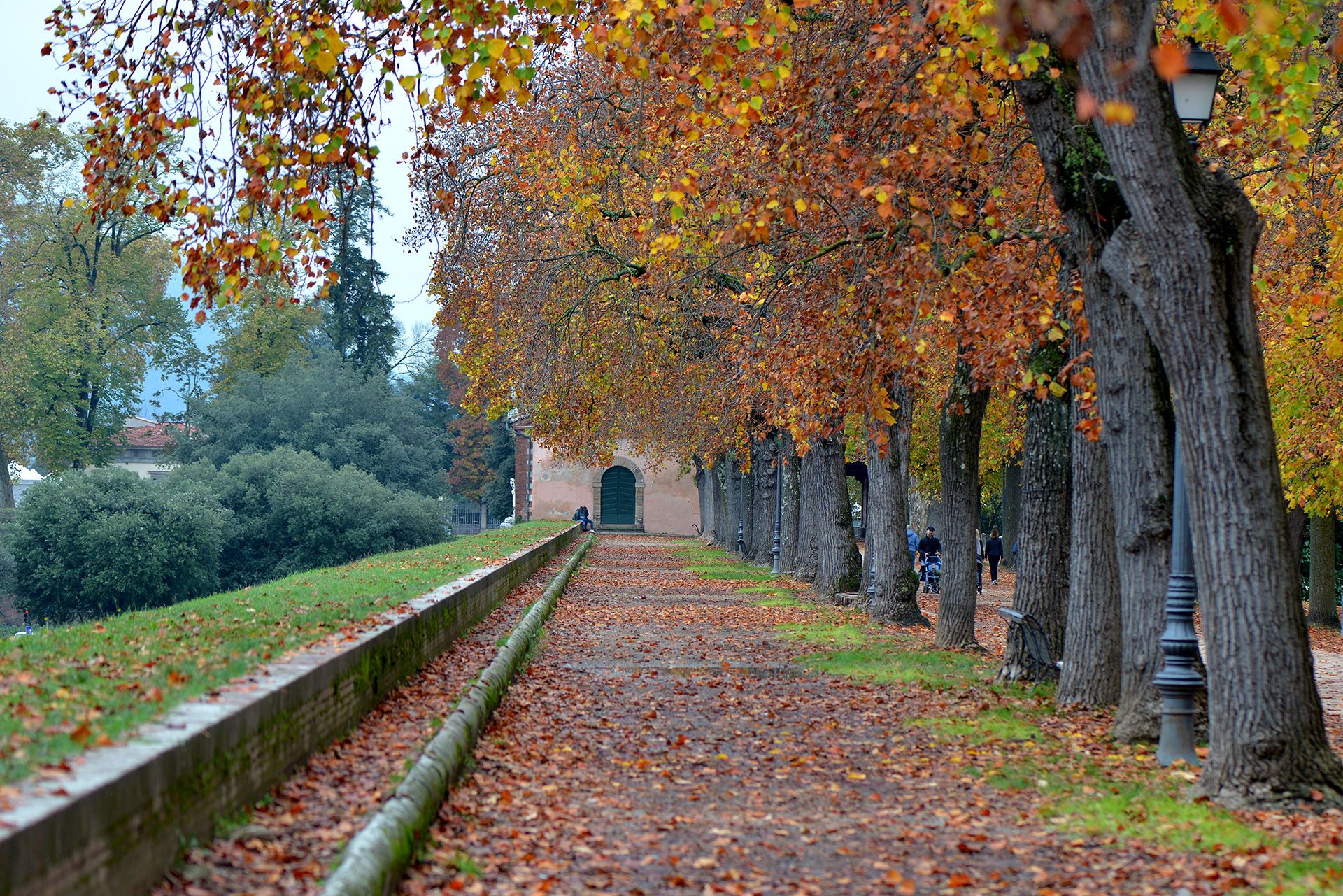 Mura di Lucca ina utunno