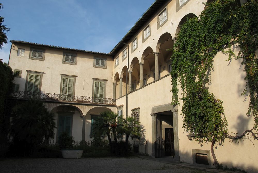 cortile di Palazzo Mansi a Lucca