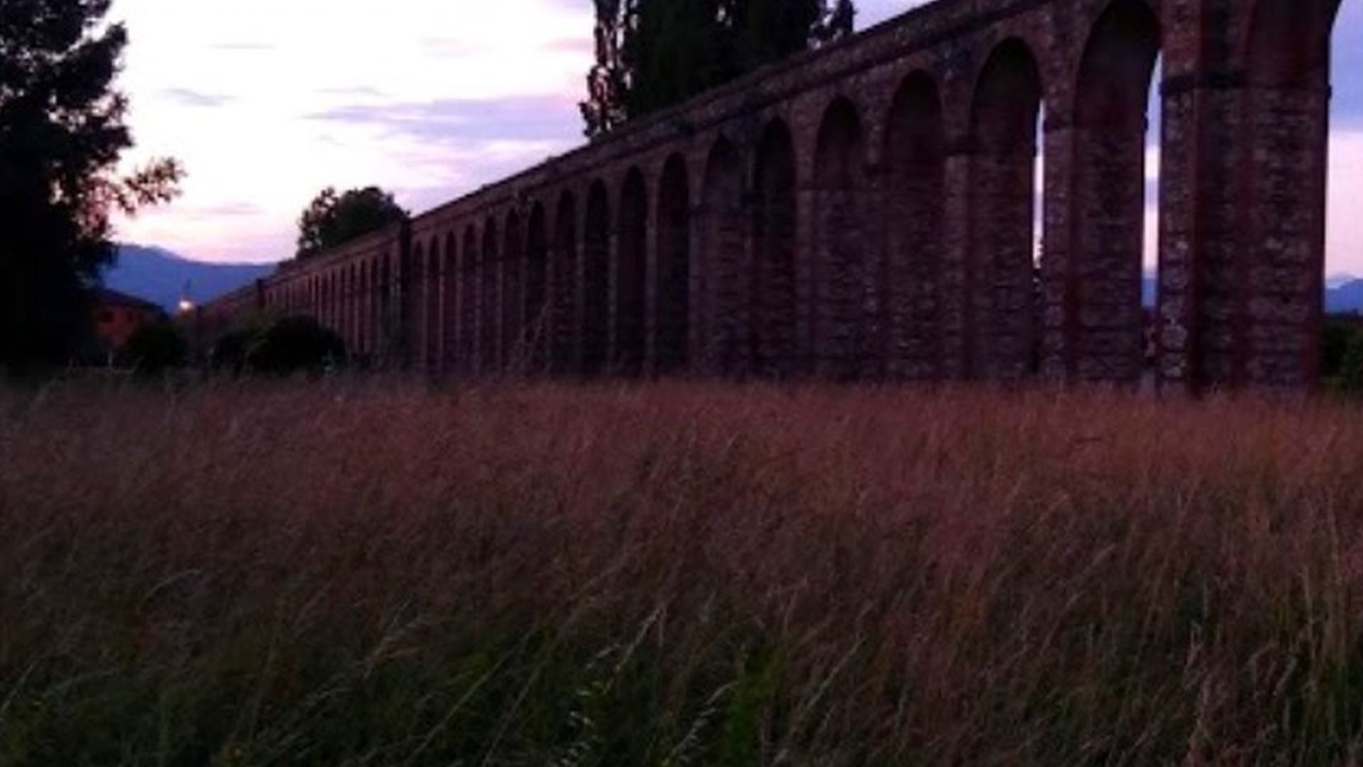 Nottolini historical aqueduc by night