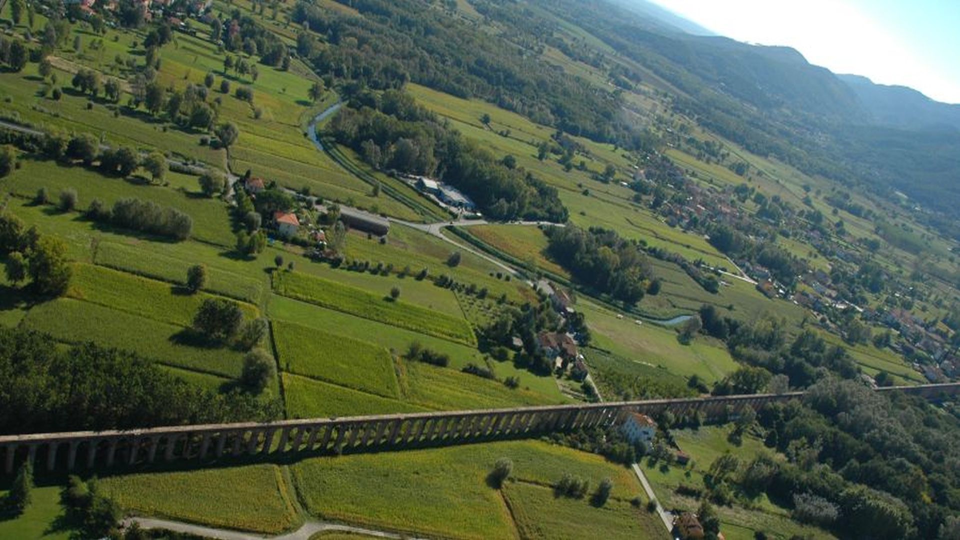 veduta aerea della piana di Lucca