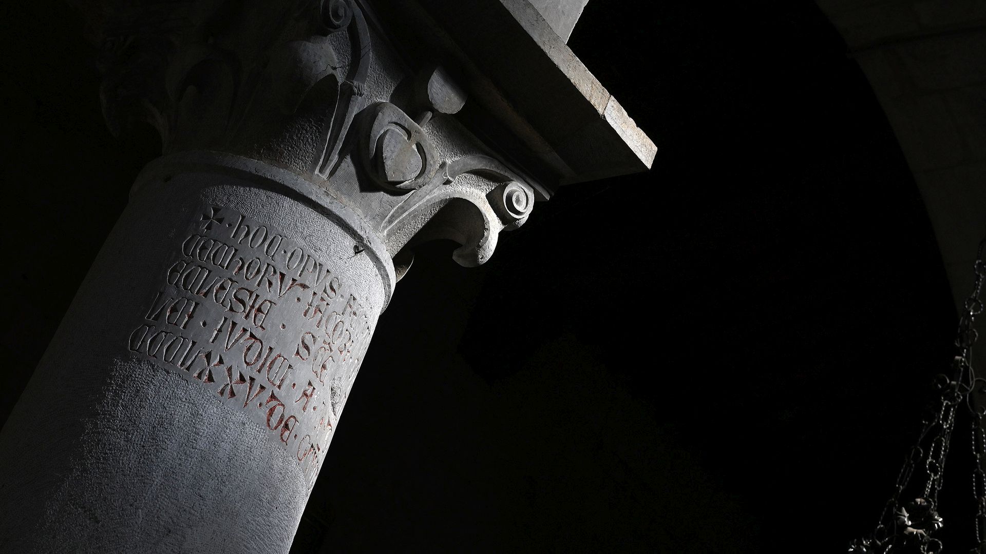 inscription on a capital in the parish church of santa maria del giudice in lucca