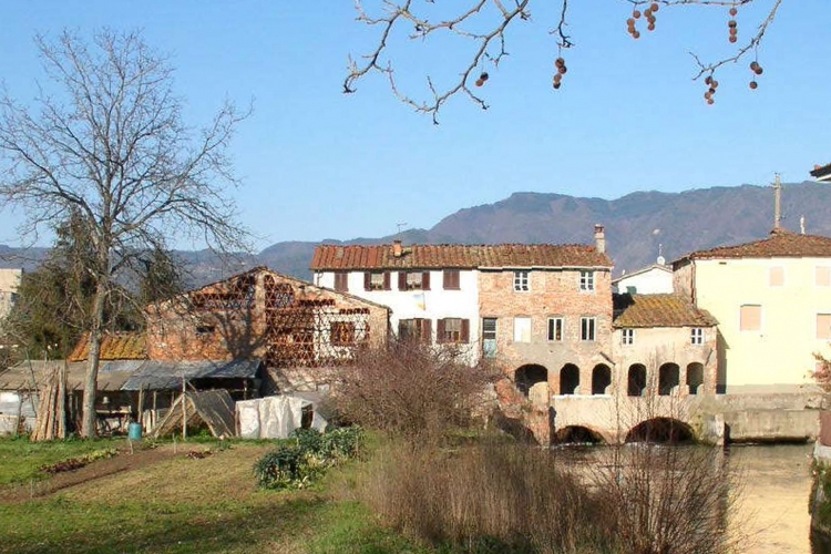 il fosso di Lucca in località san Pietro  Vico